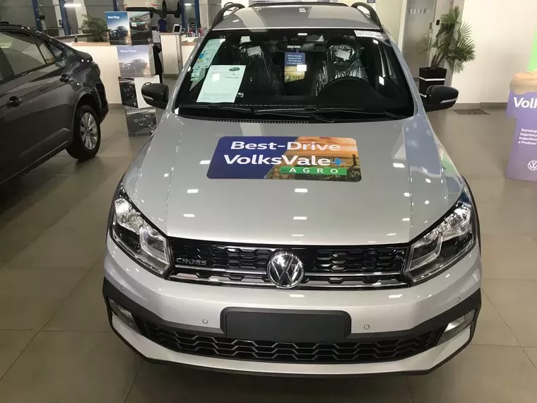 Volkswagen Saveiro Prata 17