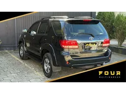 Toyota Hilux SW4