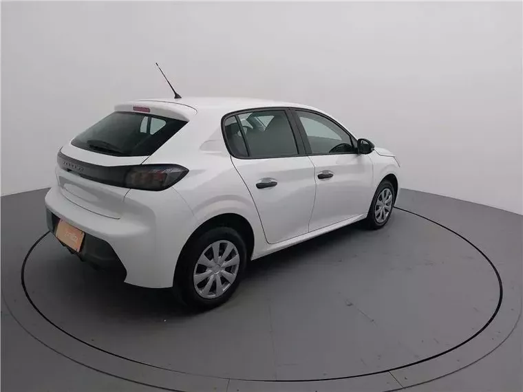 Peugeot 208 Branco 9