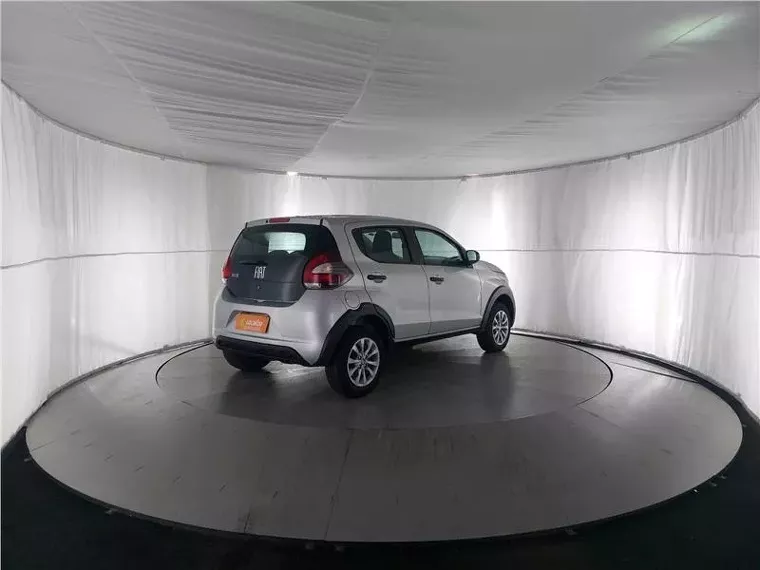 Fiat Mobi Prata 5