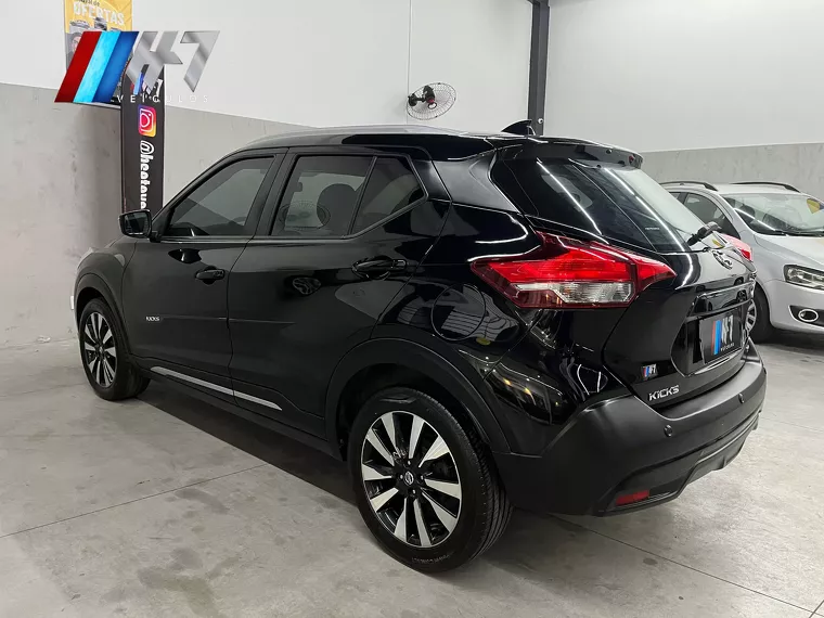 Nissan Kicks Preto 9