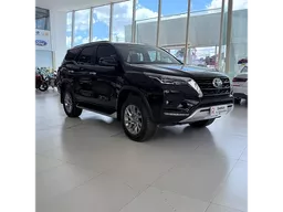 Toyota Hilux SW4