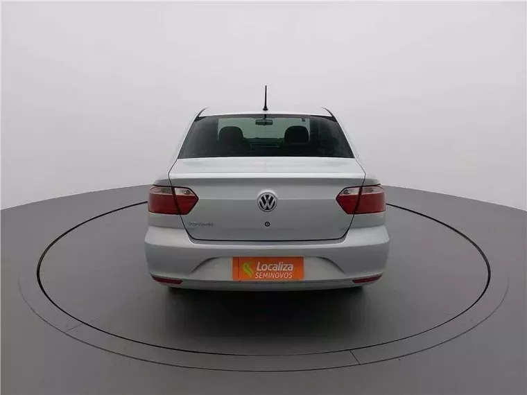 Volkswagen Voyage Prata 2