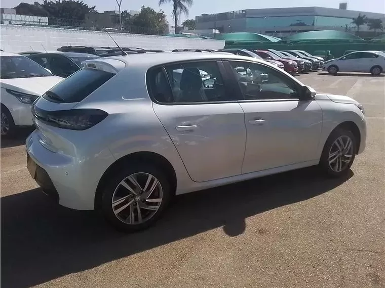 Peugeot 208 Branco 6