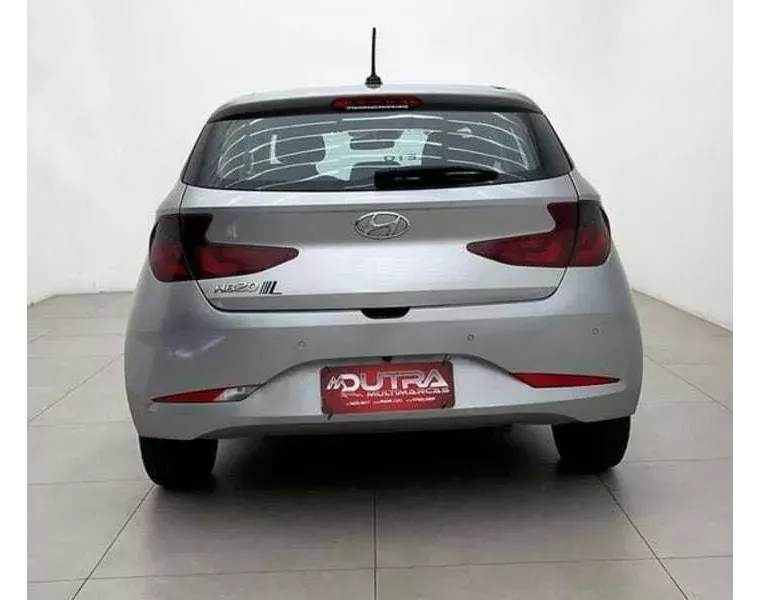 Hyundai HB20 Prata 6