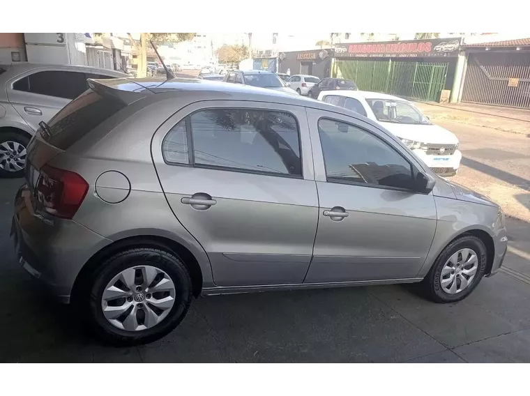 Volkswagen Gol Prata 8