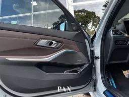 BMW 330e