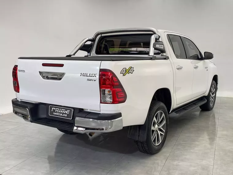 Toyota Hilux Branco 8