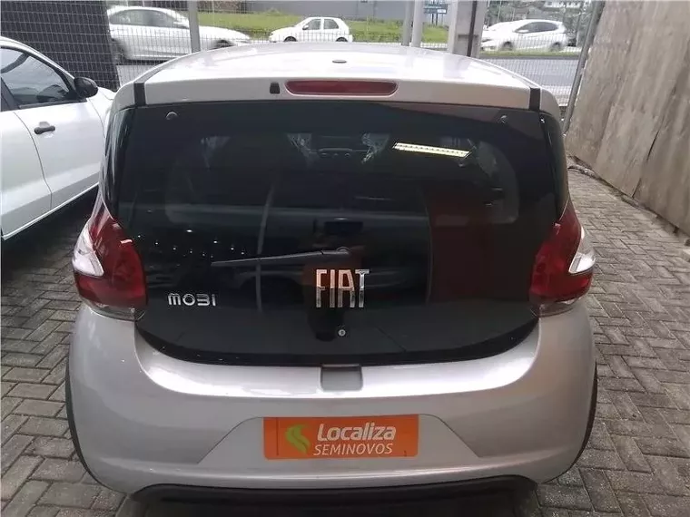 Fiat Mobi Prata 4