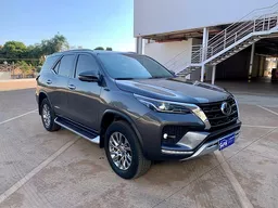 Hilux SW4