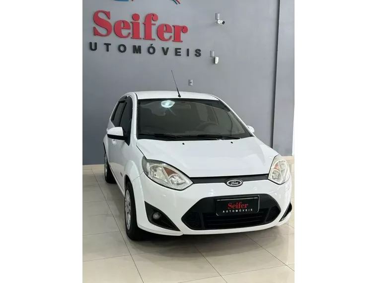 Ford Fiesta Branco 5