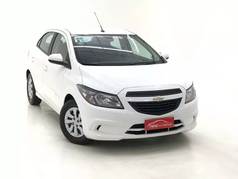 Chevrolet Onix Branco 14