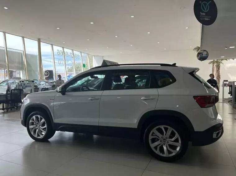 Volkswagen Taos Prata 7