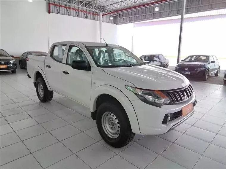 Mitsubishi L200 Triton Branco 20