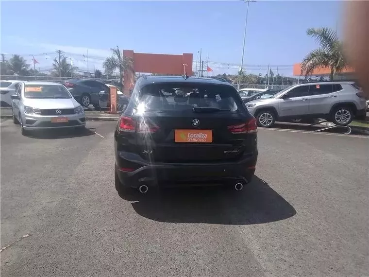 BMW X1 Preto 2