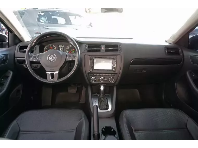 Volkswagen Jetta Preto 14