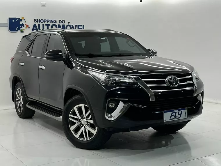 Toyota Hilux Preto 8