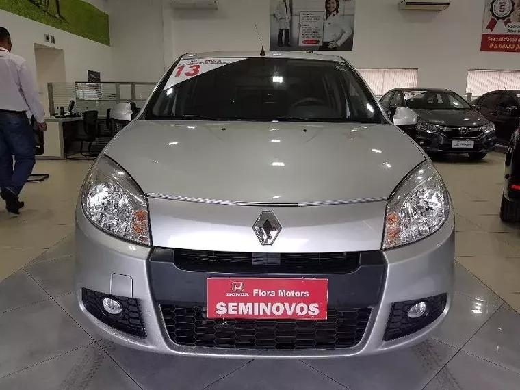 Renault Sandero Prata 10