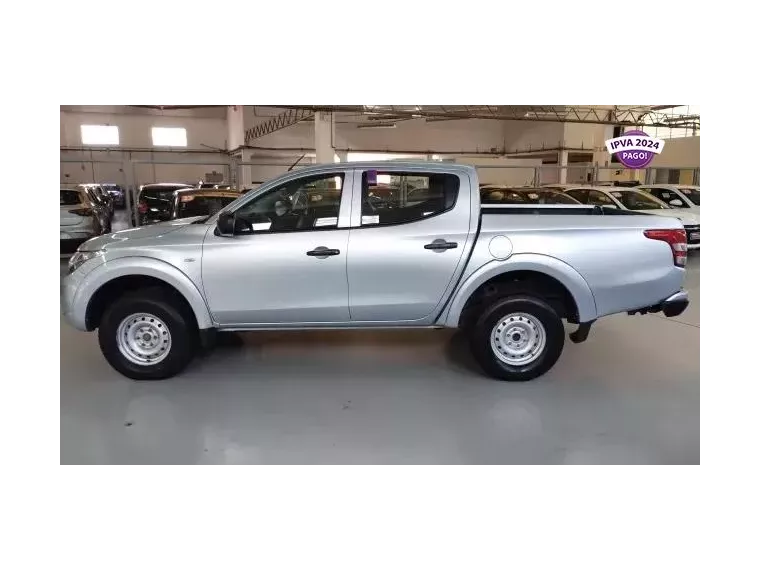 Mitsubishi L200 Prata 1