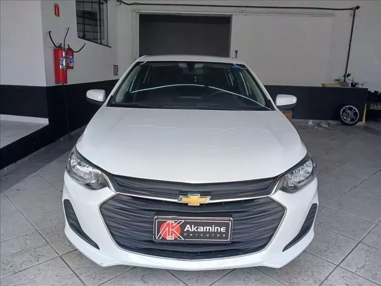 Chevrolet Onix Branco 1