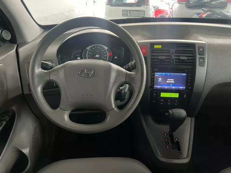 Hyundai Tucson Prata 13