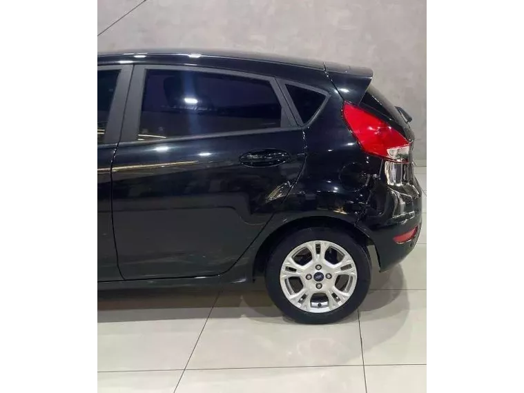 Ford Fiesta Preto 7