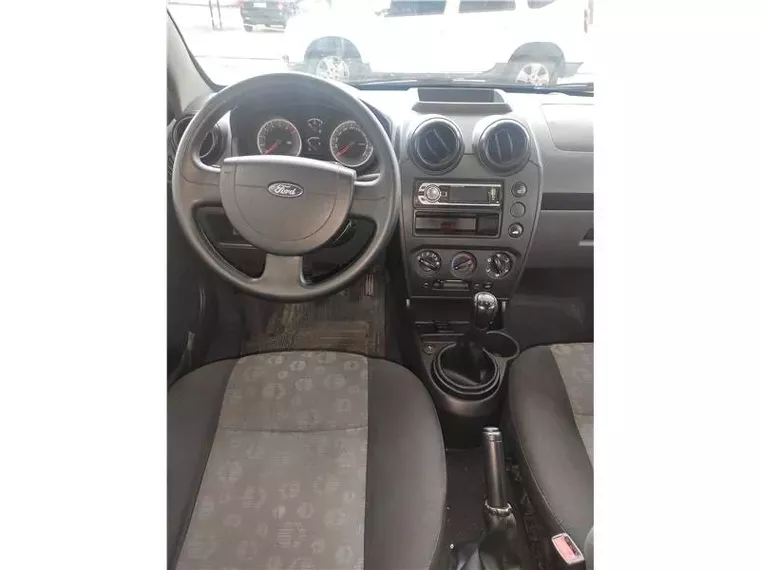 Ford Fiesta Branco 3