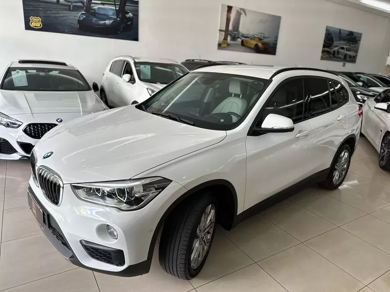 BMW X1 Branco 8