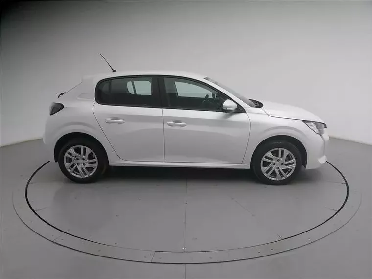 Peugeot 208 Branco 8