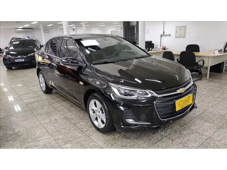 Chevrolet Onix Preto 5