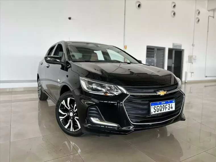 Chevrolet Onix Preto 7