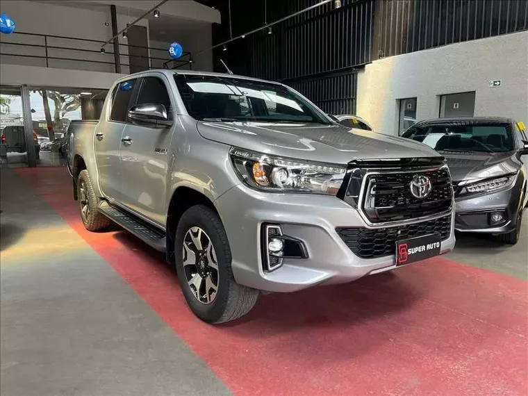 Toyota Hilux Prata 5