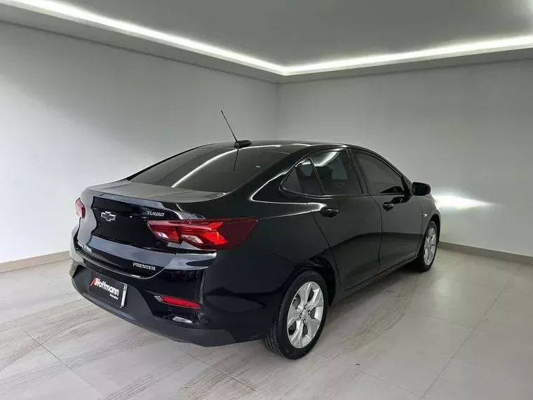 Chevrolet Onix Preto 6