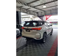 Toyota Hilux SW4