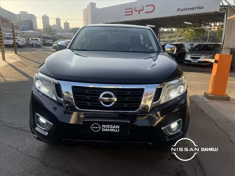 Nissan Frontier Preto 2