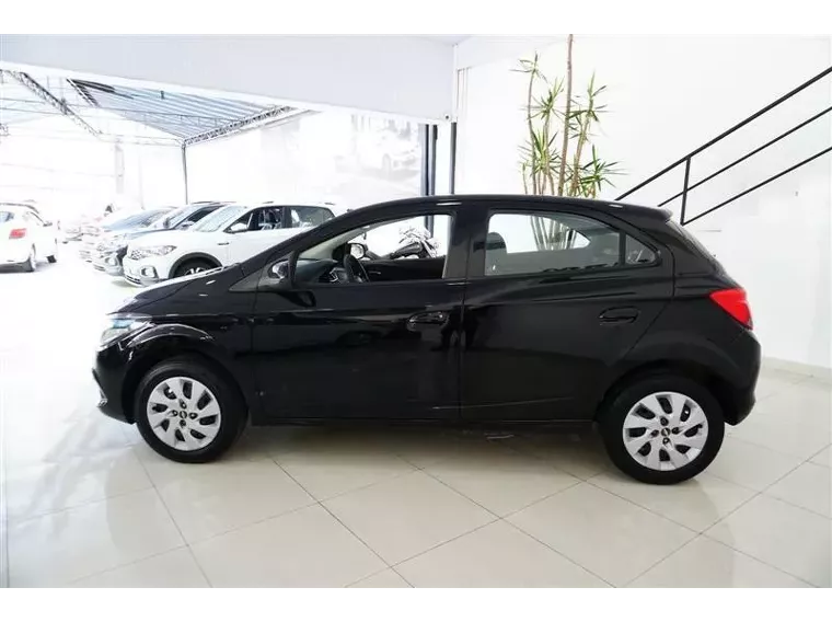 Chevrolet Onix Preto 5