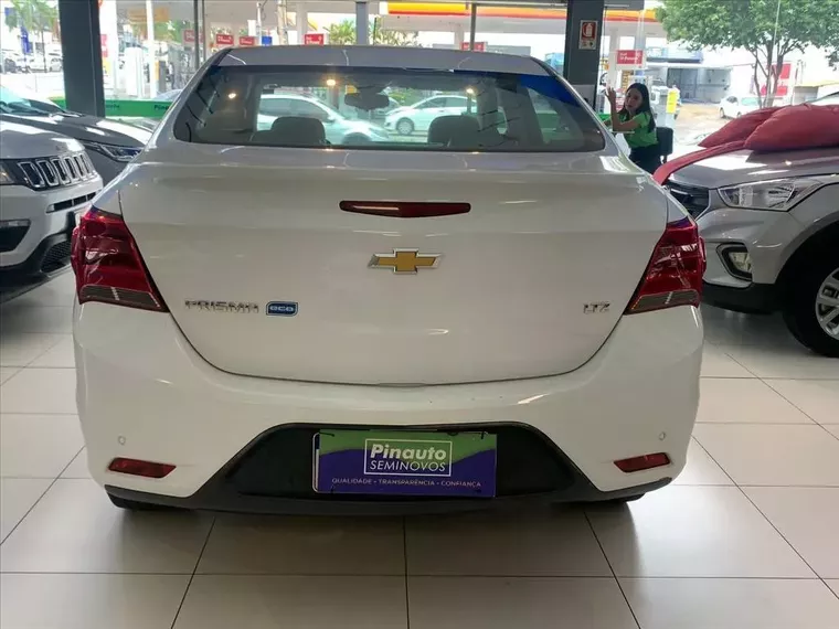 Chevrolet Prisma Preto 2