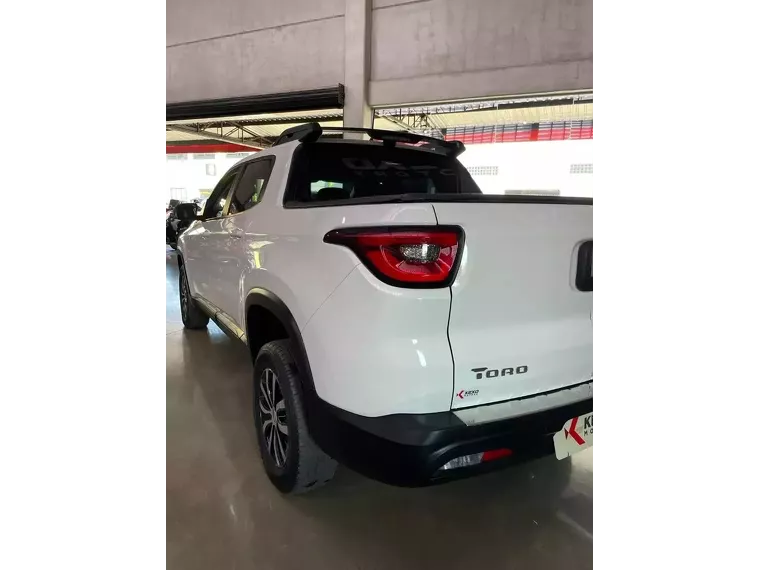 Fiat Toro Branco 34