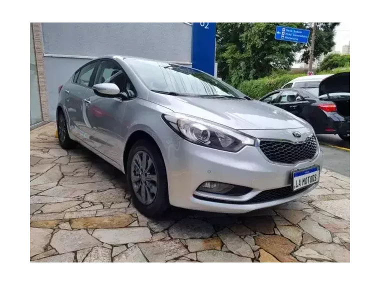 KIA Cerato Prata 9