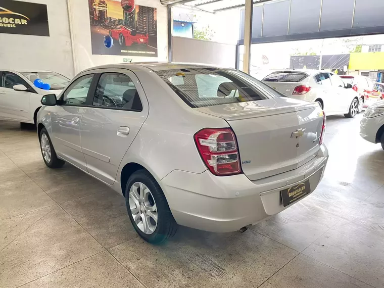 Chevrolet Cobalt Prata 2