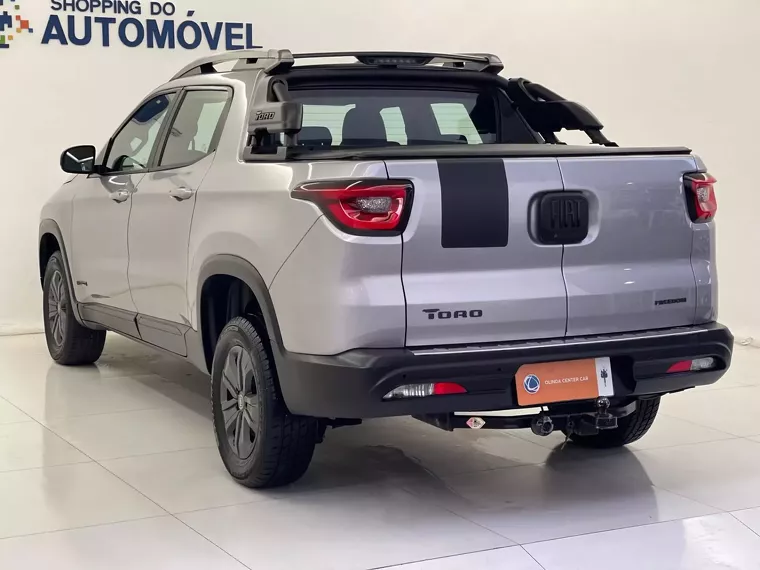 Fiat Toro Prata 12