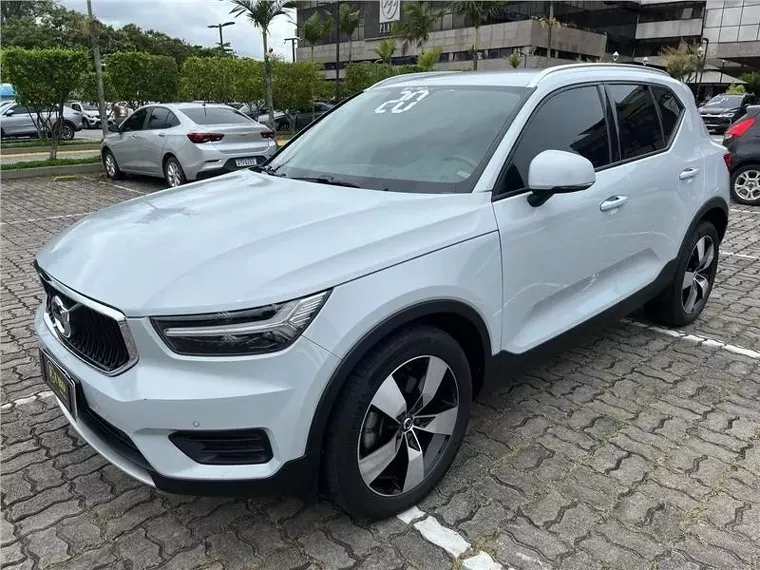 Volvo XC40 Prata 3