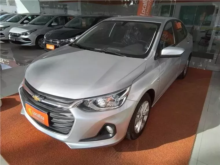 Chevrolet Onix Prata 7