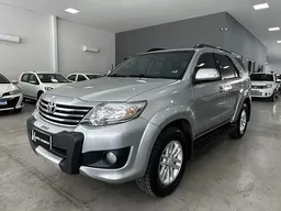 Toyota Hilux SW4