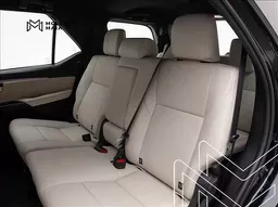 Toyota Hilux SW4