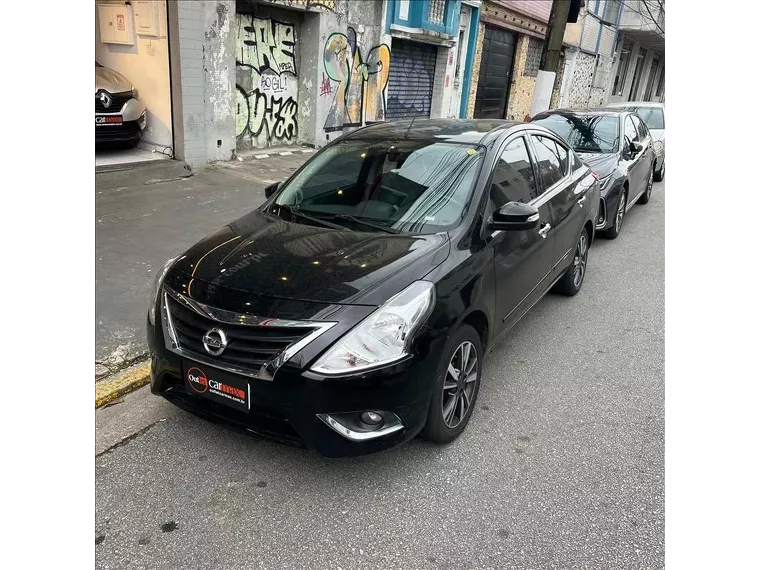 Nissan Versa Preto 1