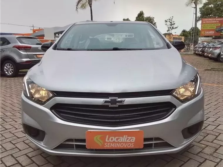 Chevrolet Onix Prata 13