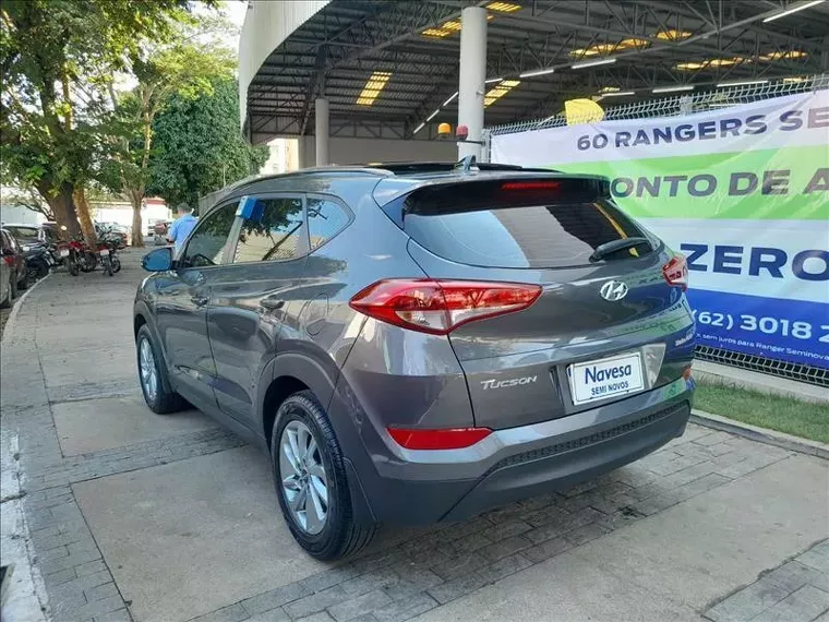 Hyundai Tucson Cinza 11