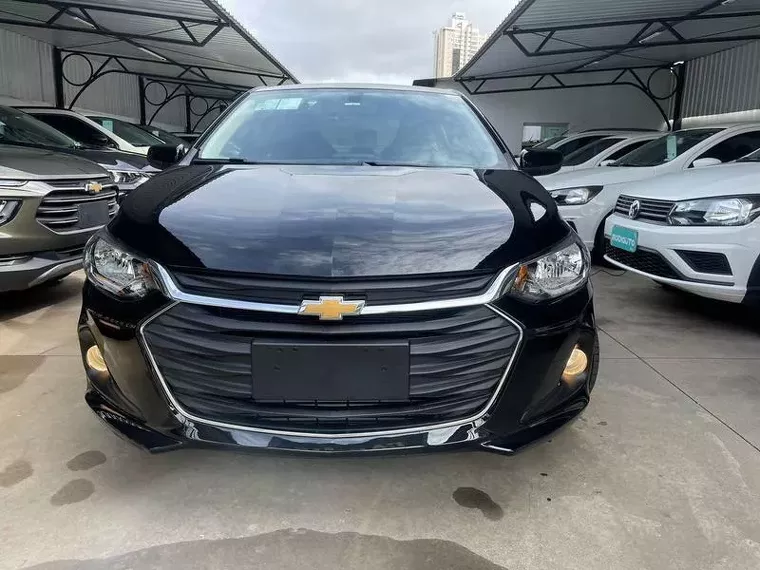 Chevrolet Onix Preto 10