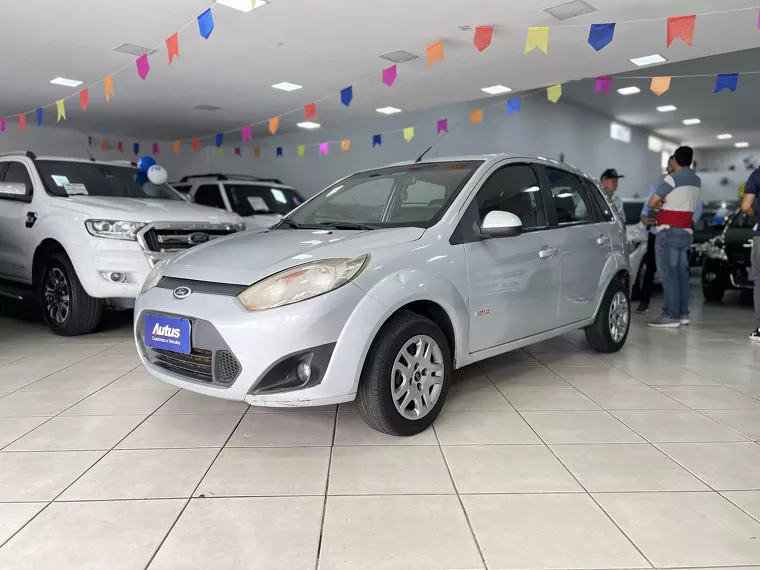 Ford Fiesta Prata 2